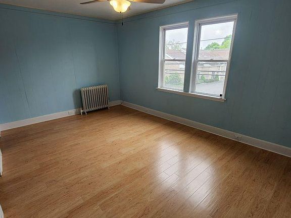 4th image of 203 Railroad Ave