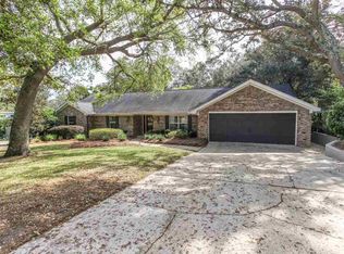 18 McLane Rd, Gulf Breeze, FL 32561