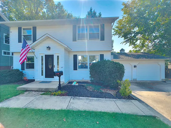151 Pulaski St #153, Berea, OH 44017