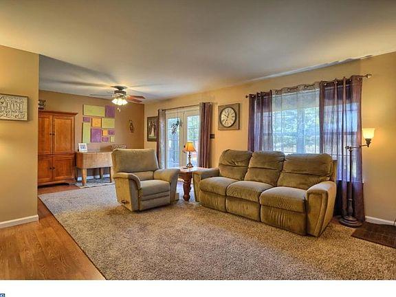 3rd image of 306 Independence Ct