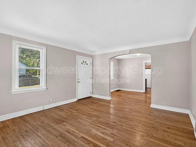 7815 Cler Ave — Photo 4