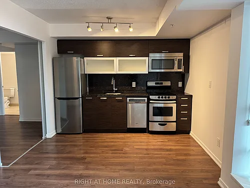 68 Abell St Photo 1
