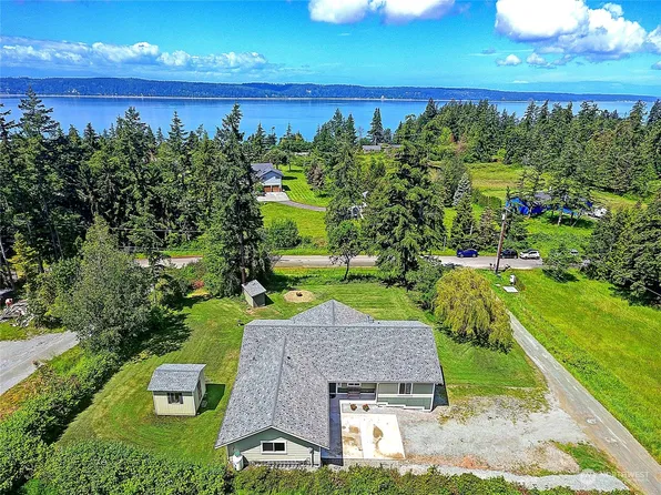 545 Rozeway Place, Camano Island, WA 98282