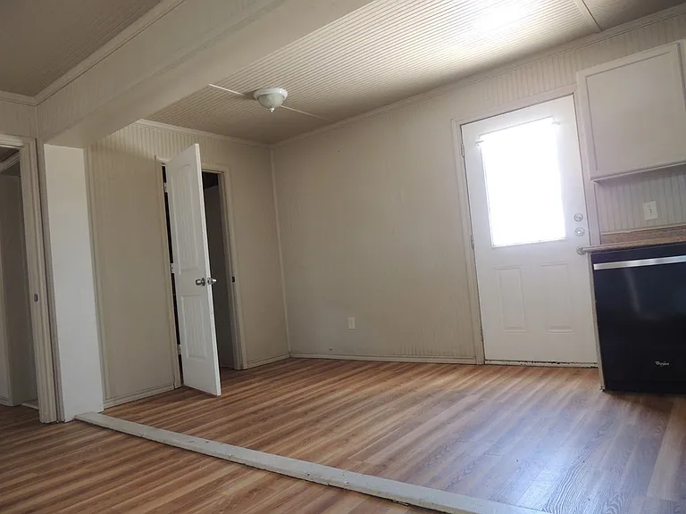 4403 S Faye Ave #F — Photo 2