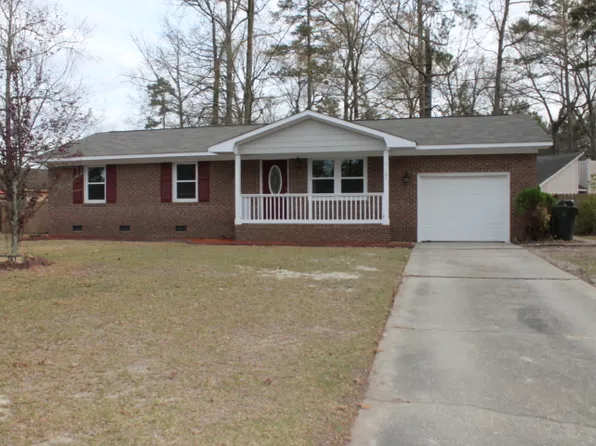 7261 Pebblebrook Dr, Fayetteville, NC 28314