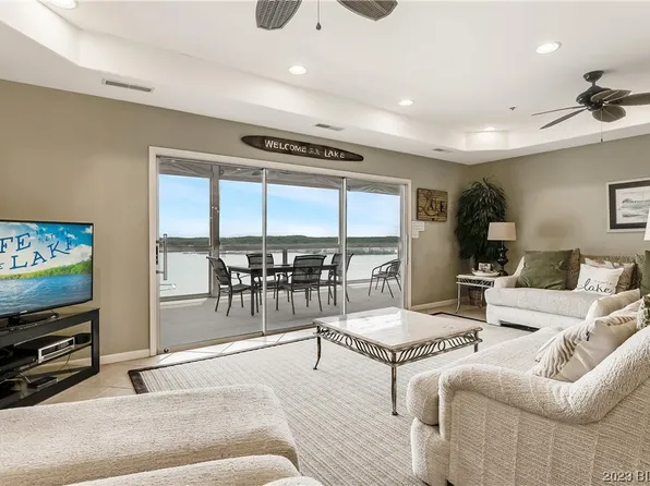 72 Emerald Bay Dr #3C, Lake Ozark, MO 65049