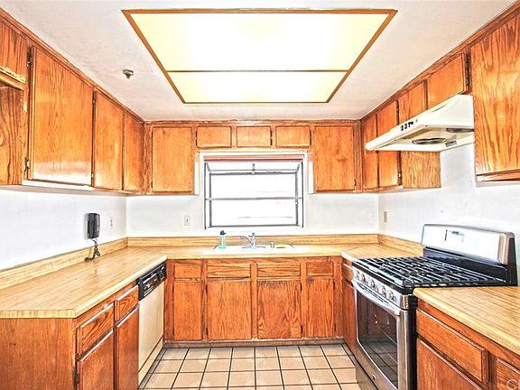 5th image of 425 Pomelo Ave APT A