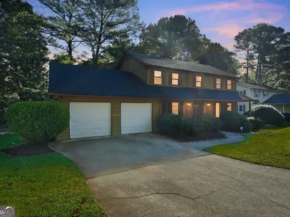 1378 Stoneleigh Hill Rd, Lithonia, GA 30058