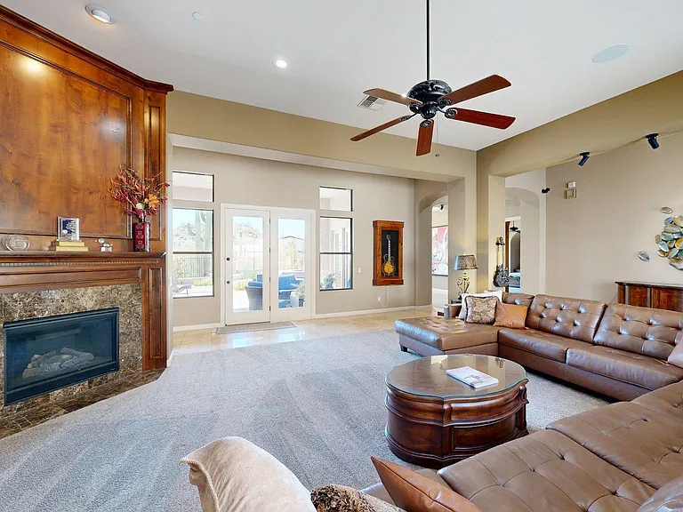 8724 E Regina Cir — Photo 8
