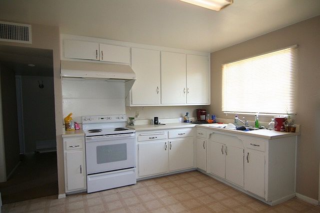 2nd image of 2405 N 37th Pl