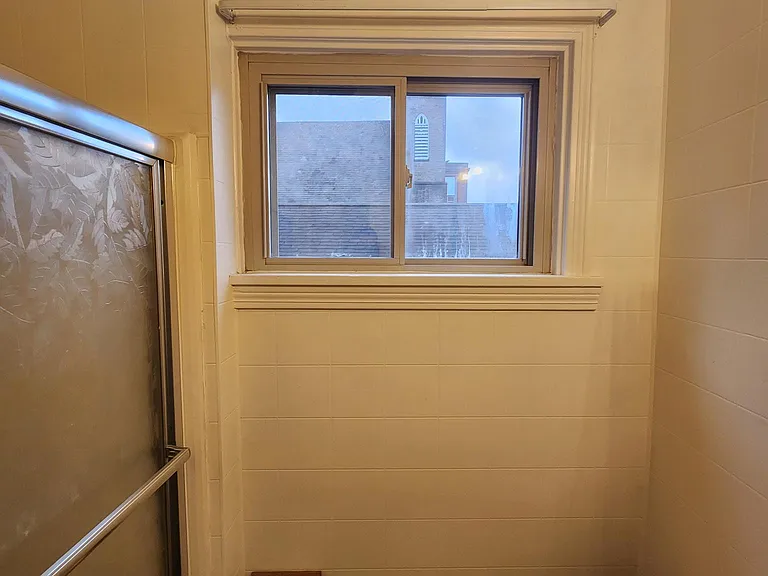 114 W Main St — Photo 3