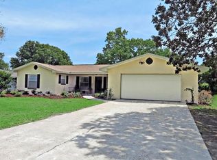 6016 Fairway Dr, Dade City, FL 33523