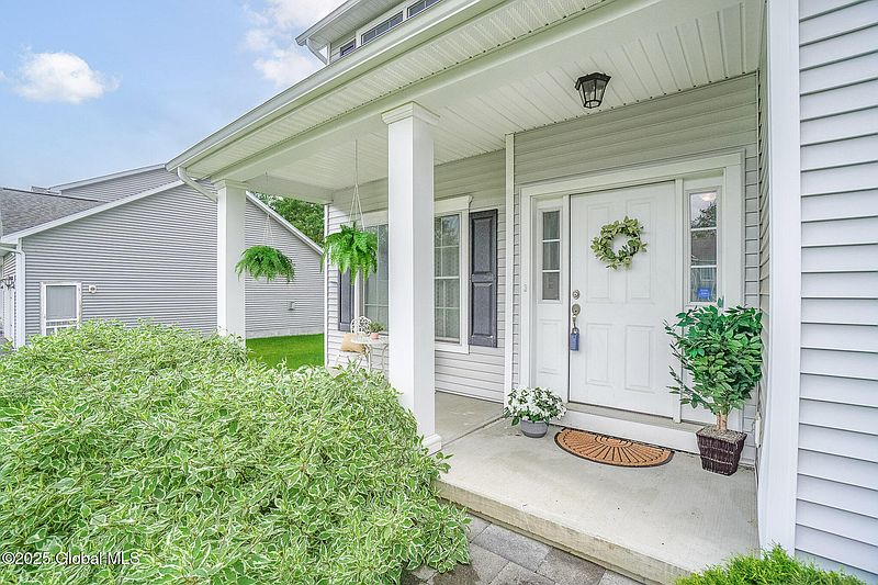 2nd image of 113 Fieldstone Drive