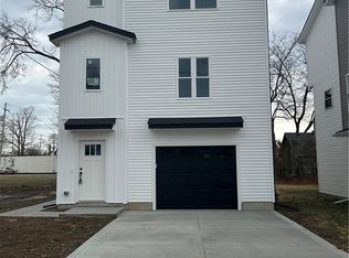 1053 Peach Blvd, Willoughby, OH