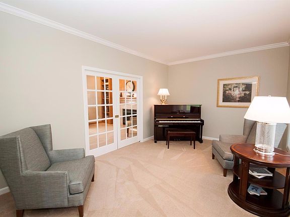 5th image of 7683 Indian Pond Ct