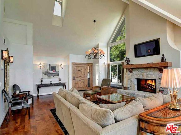 3rd image of 28864 Palisades Dr
