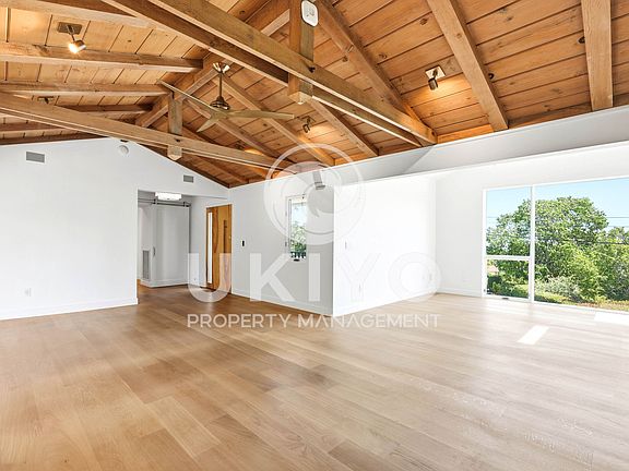 5th image of 133 Hilltop Cres #1