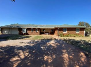 22383 E 1070th Rd, Clinton, OK 73601