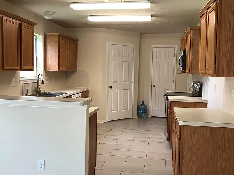 22522 Holly Lake Dr — Photo 4