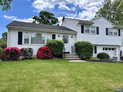 37 Chandler Dr, Emerson, NJ, 07630