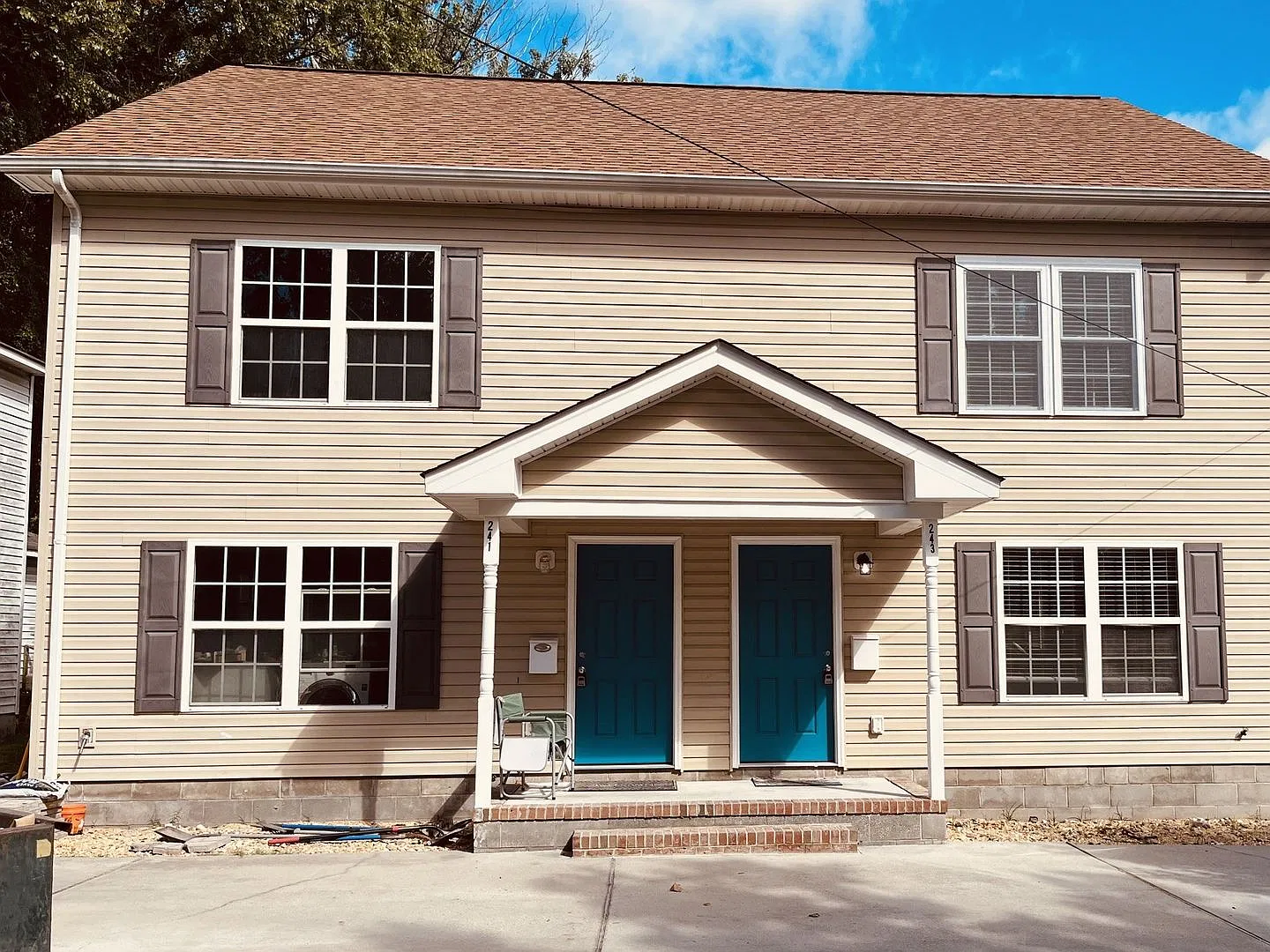 SettlerLanding241&243 — Photo 1