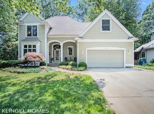 15388 Oak Ridge Dr, Spring Lake, MI 49456