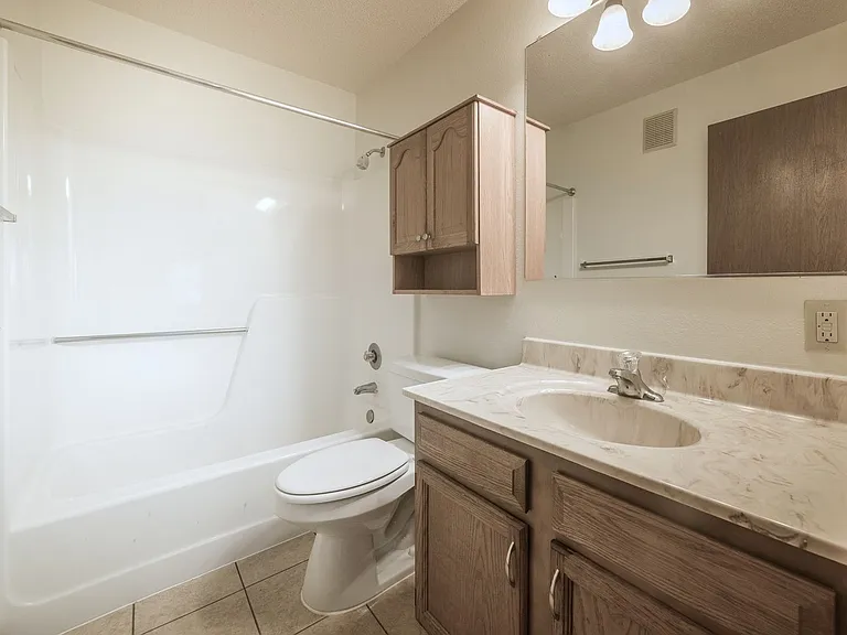 **Limited Time Special! Up to 3 Months Free Rent — Photo 29