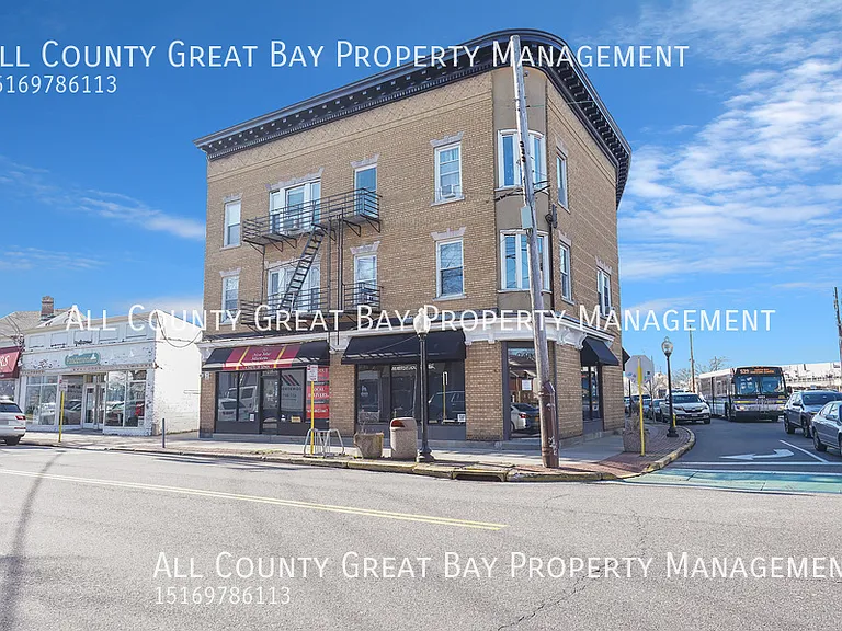 8 Railroad Ave #4 — Photo 1
