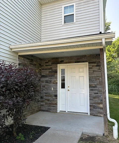 5261 Crabapple Dr — Photo 2