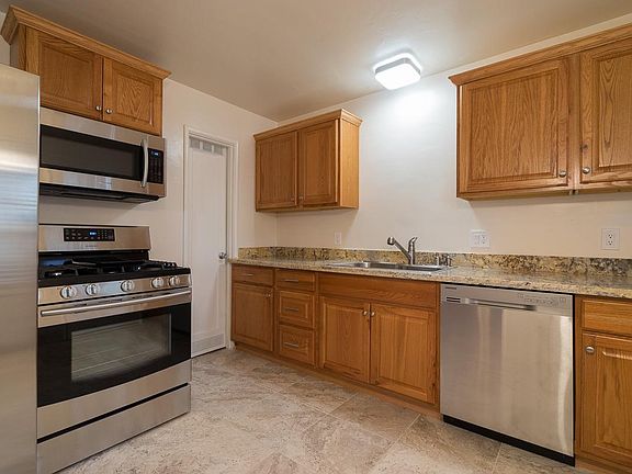 4th image of 860 Live Oak Ave APT 2
