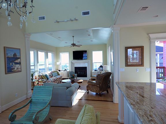 5th image of 204 White Cap Dr