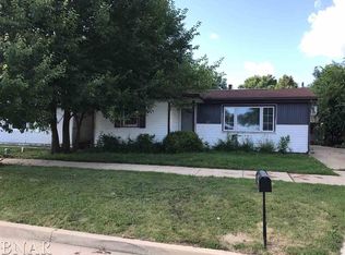 1621 E Main St, Clinton, IL 61727