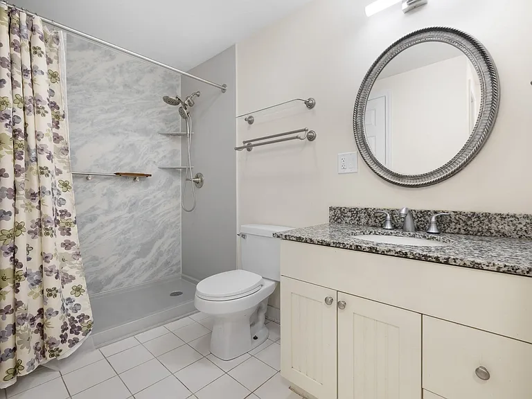 39 Montgomery St #3 — Photo 7