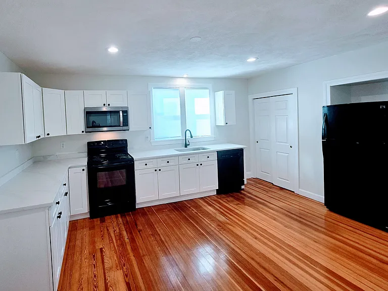 268 1/2 Greenville Ave #2 — Photo 8