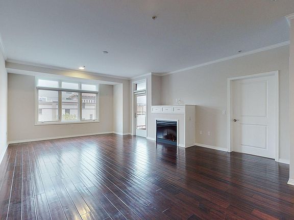 3rd image of 125 N Raymond Ave Unit 204