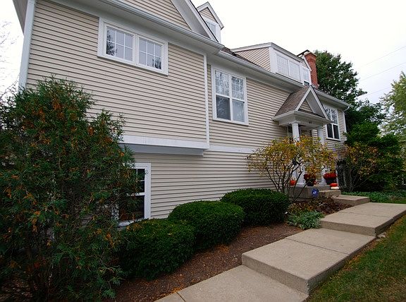 2nd image of 627 Hurlburt Ct