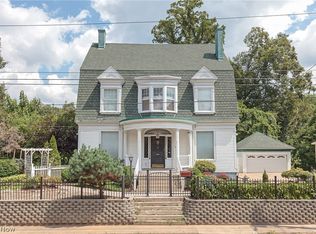 422 7th St, Marietta, OH 45750