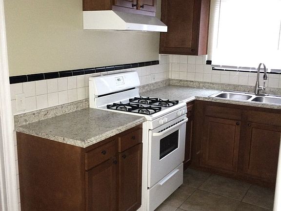 4th image of 3149 Auten Ave