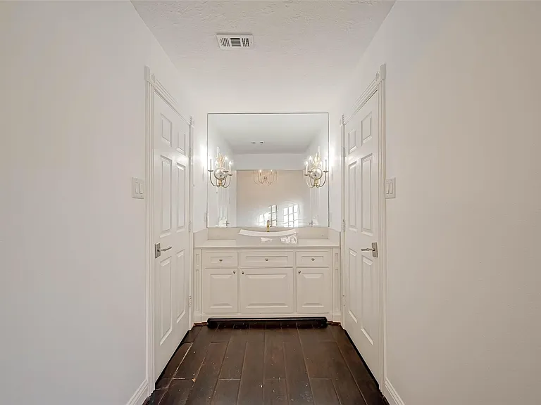 520 E Castle Harbour Dr — Photo 13
