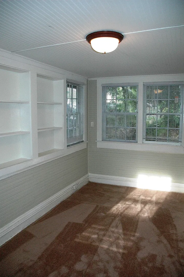 Large 6 Bed/2 Bath Unit Steps from UF! — Photo 4
