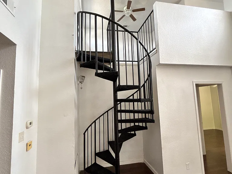804 Saint Andrews Ct — Photo 11