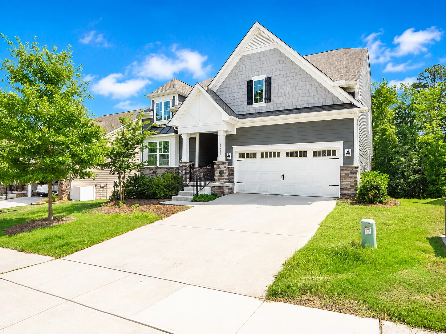 4 bed, 3005 sqft, $3,690 — Photo 1