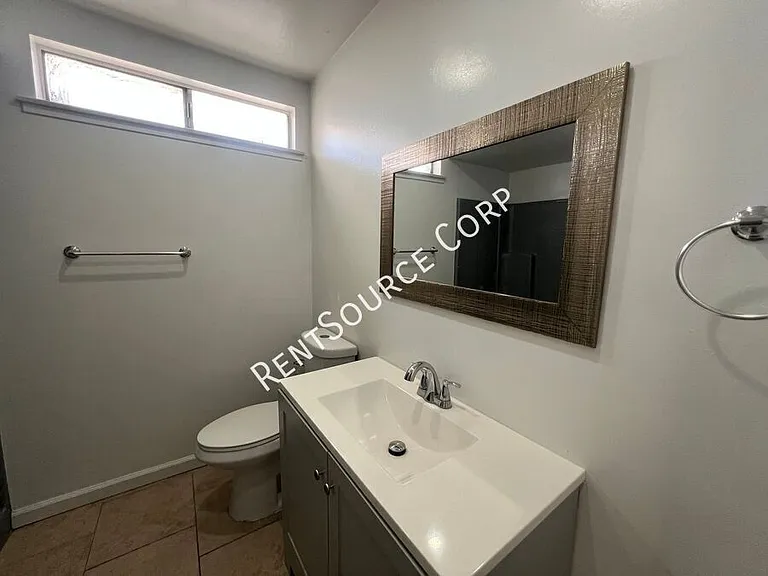 222 E Virginia Way — Photo 20