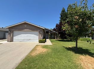 2651 Sierra Madre Ave, Clovis, CA