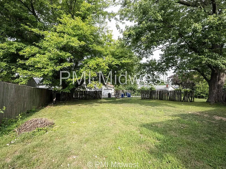 831 S Webster St — Photo 22