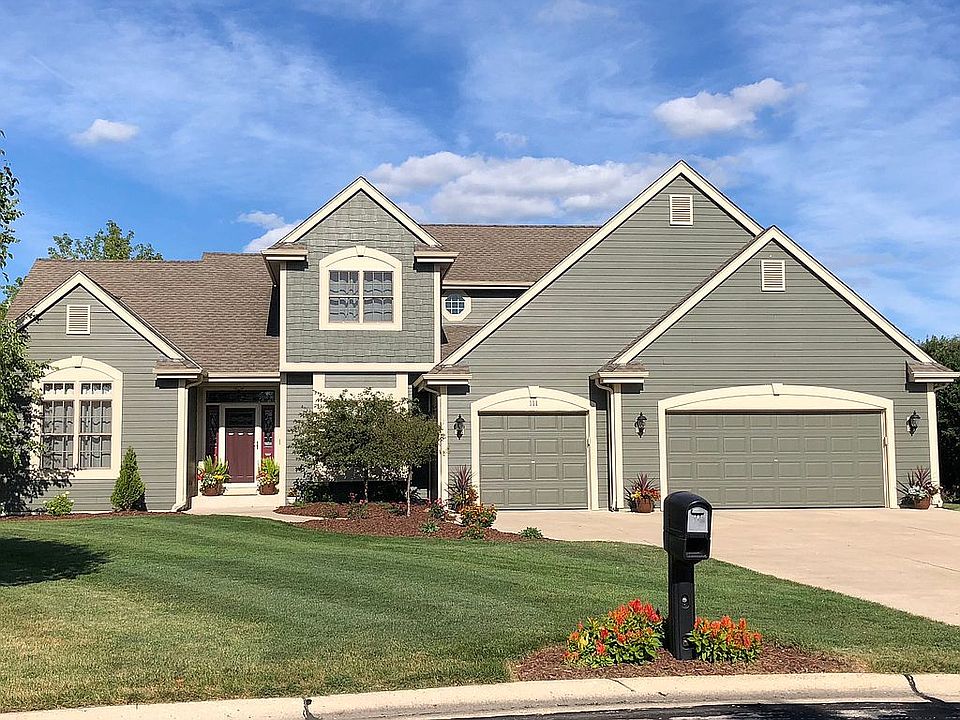 2nd image of 111 Chelsea Ln