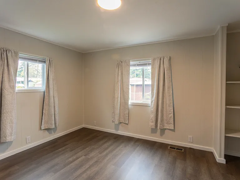 2907 N Howard St — Photo 7