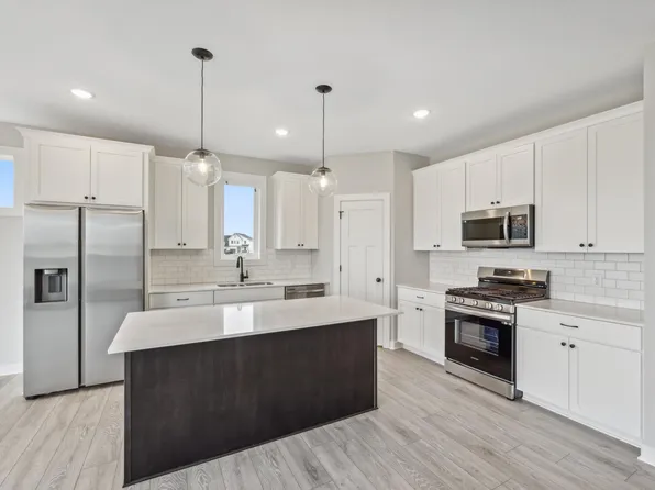 2141 Westpointe Dr, Hastings, MN 55033