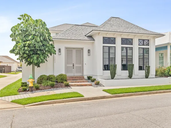 1203 Broyles Ln, Youngsville, LA 70592