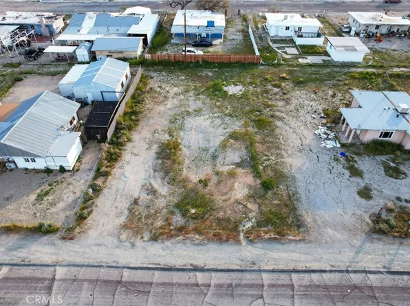 13797 Sutter St, Trona, CA 93562